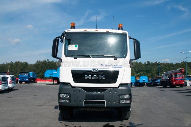 Шасси автомобиля MAN 33.440 6x4 BB-WW
