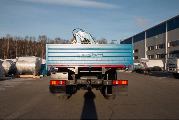 Бортовой контейнеровоз Урал 4320-82Е5 c КМУ ИМ-240