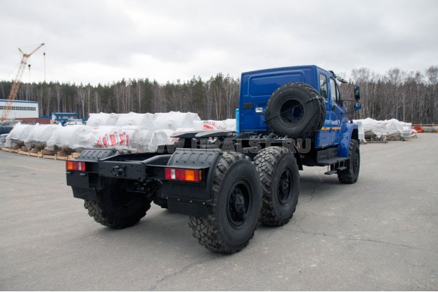 Седельный тягач УСТ 5453 Урал NEXT 4320-6981-72, сдвоен. кабина
