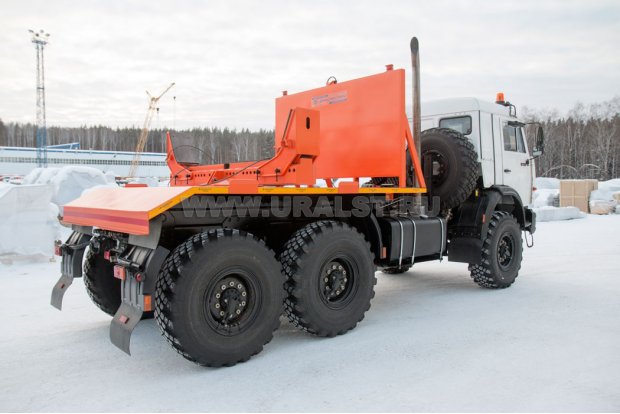 Трубоплетевозный тягач Камаз