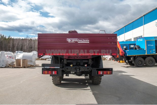 Автомобиль бортовой Камаз 43118RR c КМУ ИМ-95