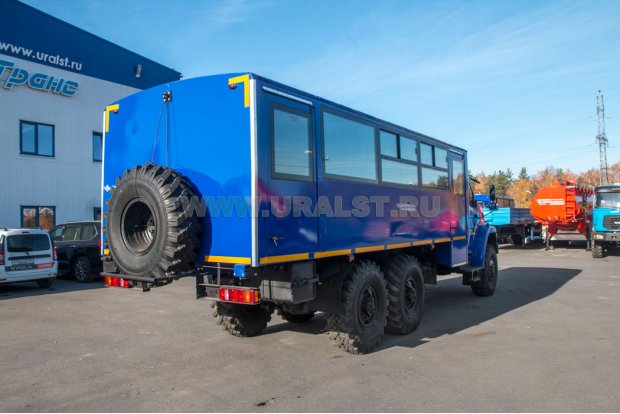 Автобус вахтовый Урал NEXT 3255-5013-71Е5