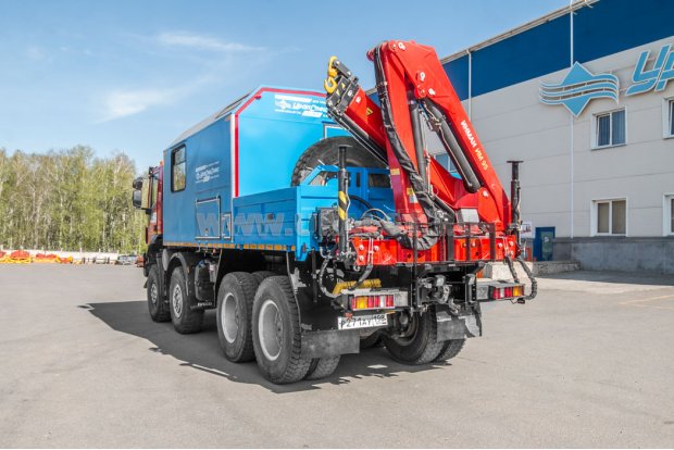 Автофургон ПАРМ с КМУ ИМ-95 IVECO-AMT 8х8