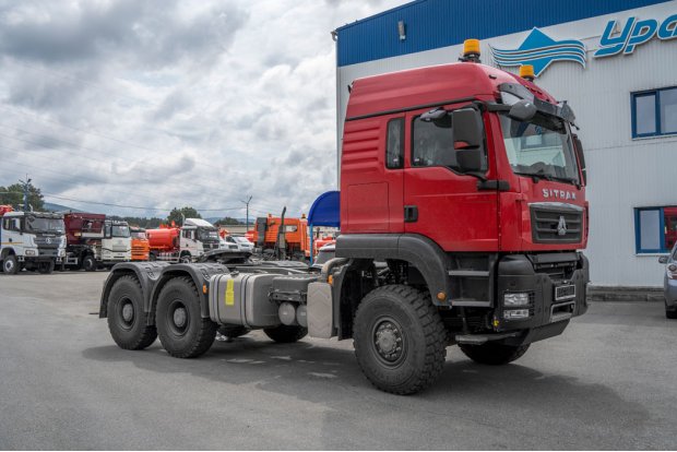 Седельный тягач SITRAK C7H 6х6