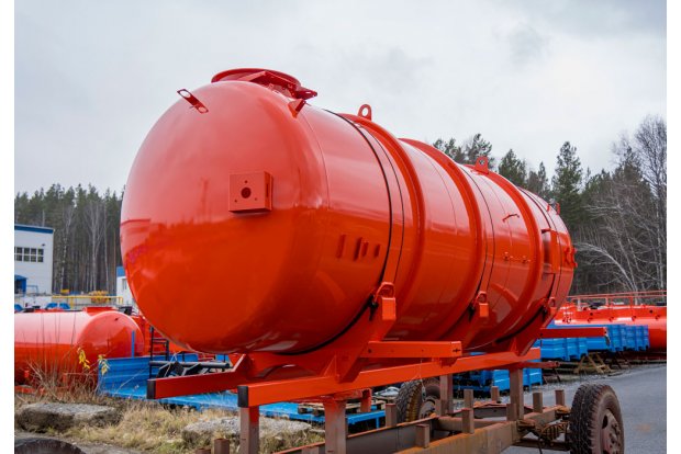 Цистерна с надрамником АКН (МВ) 10