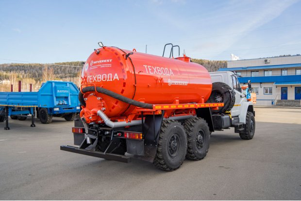 Автоцистерна вакуумная МВ-10 КО