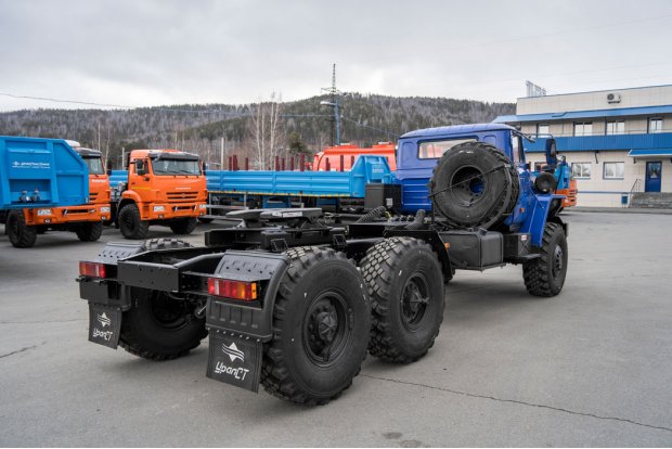 Седельный тягач Урал 4320-60