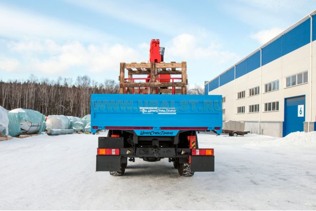 Бортовой автомобиль Урал 4320-1912-70М с КМУ KANGLIM KS2057