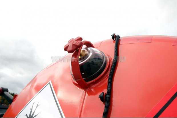 Автоцистерна вакуумная для нефтепродуктов АКН-6,5 ВК-3М УСТ 5453 Камаз 5350-66(D5), доработка под ДОПОГ