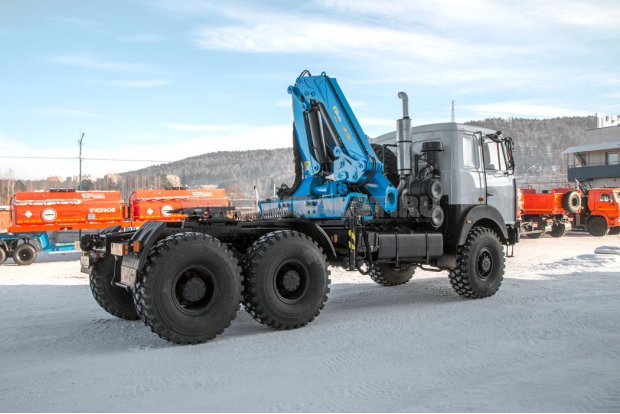 Седельный тягач с КМУ ИМ-240-04 УСТ 5453 МАЗ 6425Х9