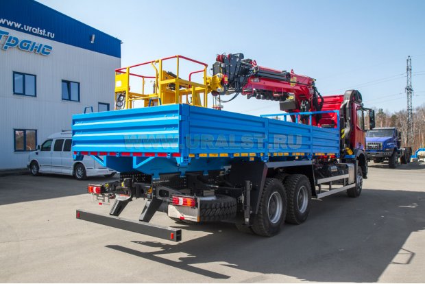 Бортовой автомобиль КМУ ИТ-200 Mercedes-Benz Arocs 5 3348A 