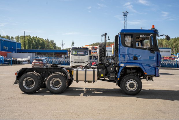 Тягач УСТ 5453 SHACMAN SX32586V385 (6х6), КБ 3775 мм, 315/80R22,5 ДОПОГ, гидрофикация (два контура)