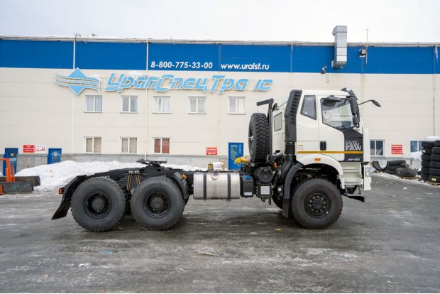 Седельный тягач УСТ 5453 FAW 3250 (6х6), КБ 3675, ССУ 1600 мм, 2", 14R20