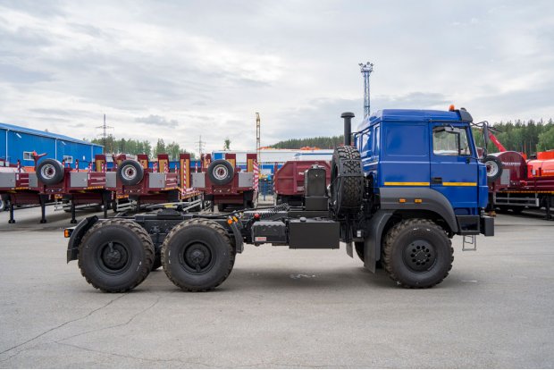 Седельный тягач УСТ 5453 Урал 44202-3511-82Е5
