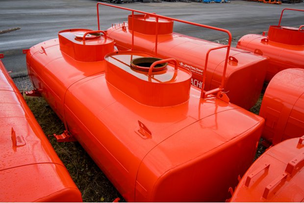 Цистерна с надрамником АТЗ 12-2Б