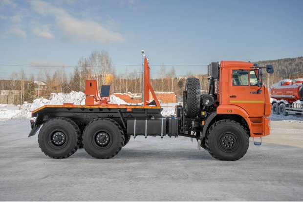 Трубовозны тягач ТПВ Камаз 43118