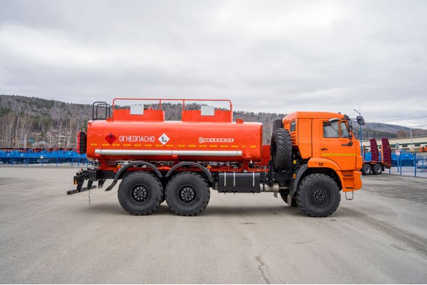 Автотопливозаправщик АТЗ-12-2Б