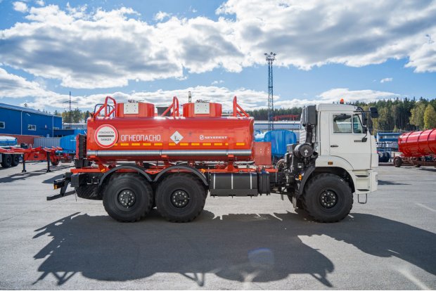 Автотопливозаправщик АТЗ-10-2Б