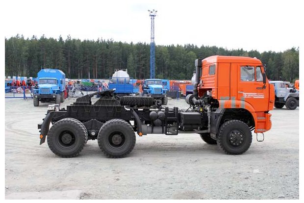 Седельный тягач Камаз 65225-028