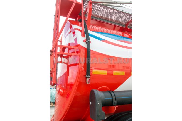 Шланг для слива разлитых нефтепродуктов