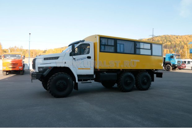 Вахтовый автобус Урал-NEXT 3255