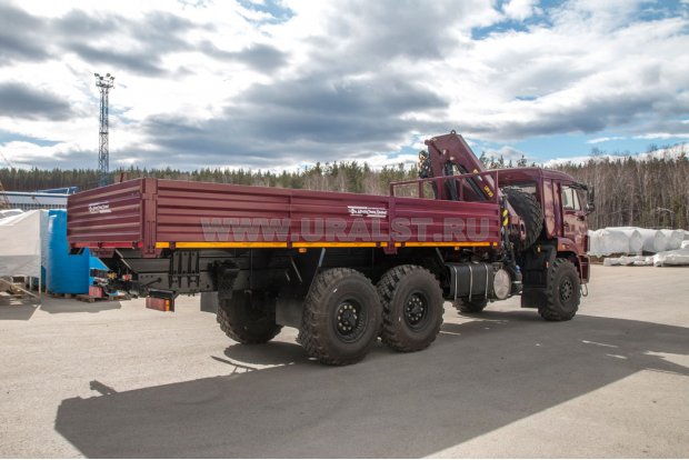 Автомобиль бортовой Камаз 43118RR c КМУ ИМ-95
