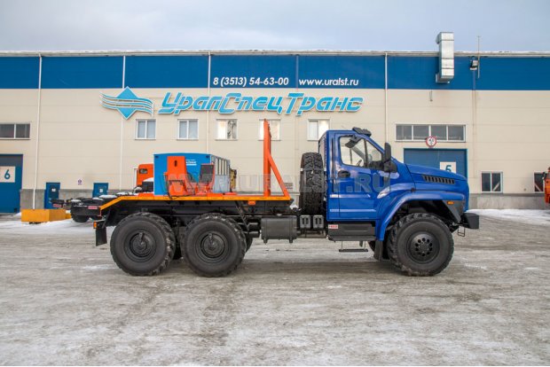Трубоплетевозный тягач УСТ-5453 Урал 5557-6152-72E5M28