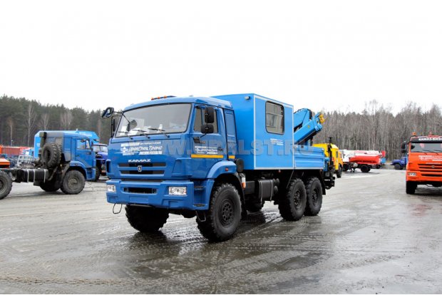 Грузопассажирский автомобиль Камаз 43118-46 с краном-манипулятором ИМ-150