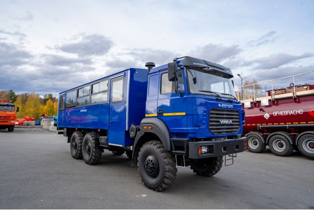 Автобус вахтовый Урал 3255-3013-79Е5