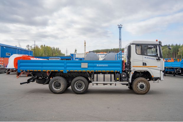 Бортовой контейнеровоз УСТ 5453 SHACMAN (ШАКМАН) SX32586V385 (6х6), база 3775мм ДОПОГ