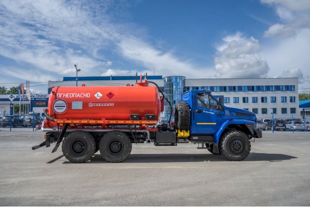Автоцистерна вакуумная нефтепромысловая (АКН) АКН-10 КО Урал NEXT 4320-72, ревиз. люк, подогрев слив. ДОПОГ, УВЭОС