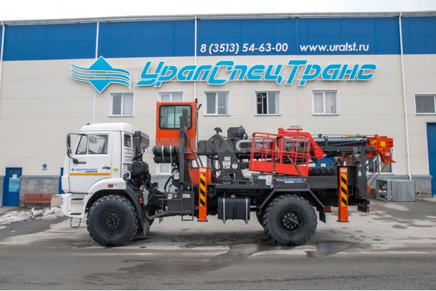 БКМ с SOOSAN SA040C УСТ 54535 Камаз 43502 (с кабиной оператора)