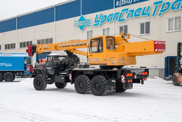 Автомобильный кран КС-55713-3 Галичанин на шасси Урал 4320