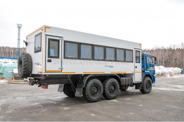 Автобус вахтовый 28 базовый УСТ 54535 Камаз 43118-50 сэндвич