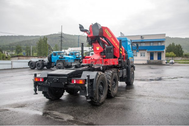 Седельный тягач с КМУ ИМ-320-05 УСТ 5453 Урал 44202-82Е5