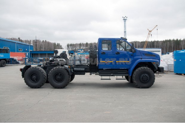 Седельный тягач УСТ 5453 Урал NEXT 4320-6981-72, сдвоен. кабина
