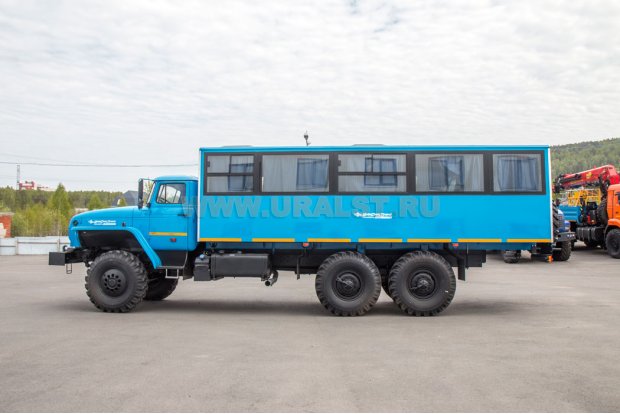 Автобус вахтовый Урал 3255-0013-61Е5-28