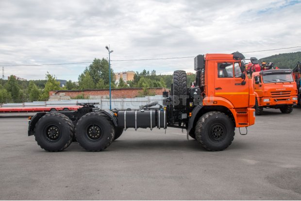Седельный тягач УСТ 5453 Камаз 43118