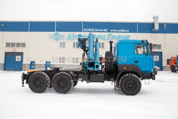 Седельный тягач с КМУ ИМ-240 УСТ 5453 Урал 5557-4551-82, сп.м