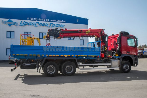 Бортовой автомобиль КМУ ИТ-200 Mercedes-Benz Arocs 5 3348A 