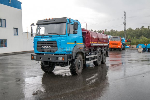 Автоцистерна для воды АЦПТ-10НО УСТ 5453 Урал 5557-4551-82 насос, обогрев, сп. м.