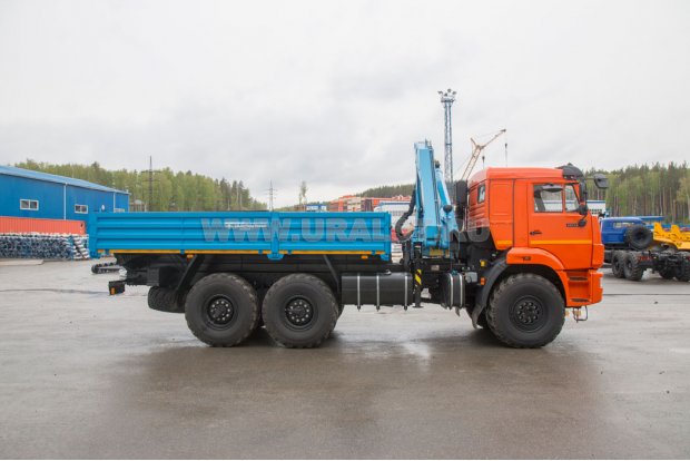 Бортовой автомобиль с КМУ ИМ-150 УСТ 5453 Камаз 43118 сп.м