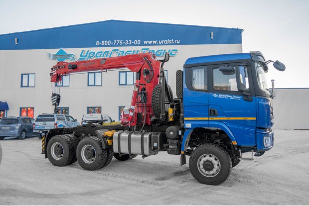 Седельный Тягач УСТ 5453 с КМУ HUBEI SQ8S4 SHACMAN SX32586V385 (6х6), 315/80R22,5