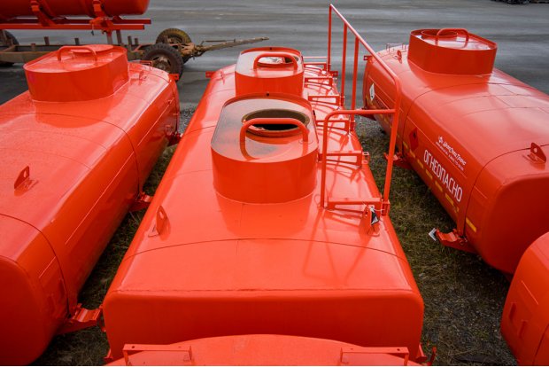 Цистерна с надрамником АТЗ 12-2Б