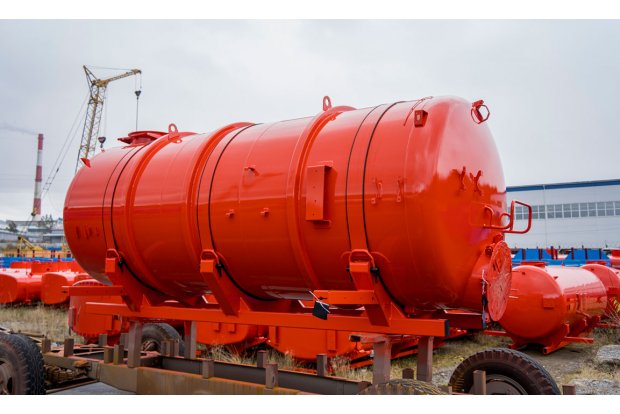 Цистерна с надрамником АКН (МВ) 10