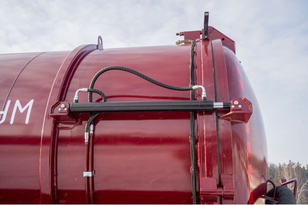 Гидроцилиндр открывания днища