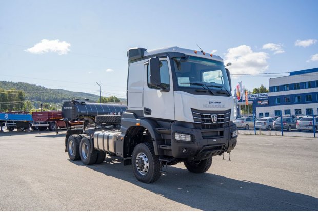 Автопоезд в составе седельного тягача Камаз 65955 (К-5) и ППБ 35Б-31-12К 