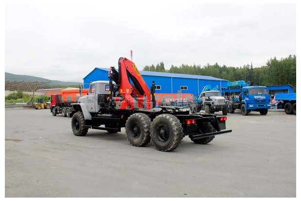 Тягач Урал с КМУ Palfinger PK-23500A