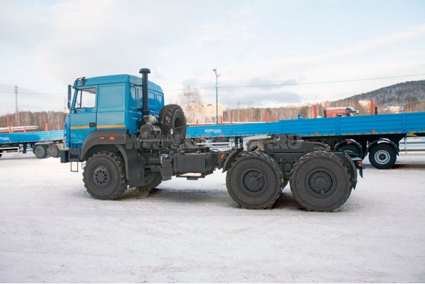 Седельный тягач УСТ 5453 Урал 5557-4512-82Е5