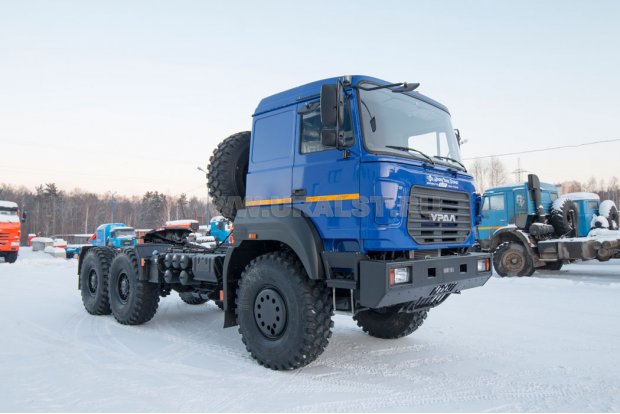 Седельный тягач Урал 63704-0111-01Е5